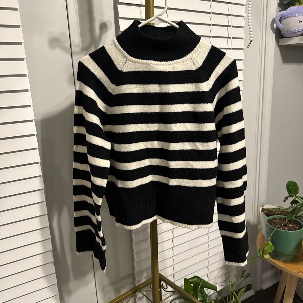 Universal Thread Black and White Striped Sweater